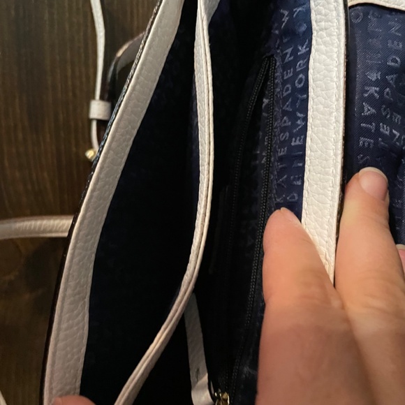 Kate Spade navy white saddle bag crossbody purse - Picture 4 of 7